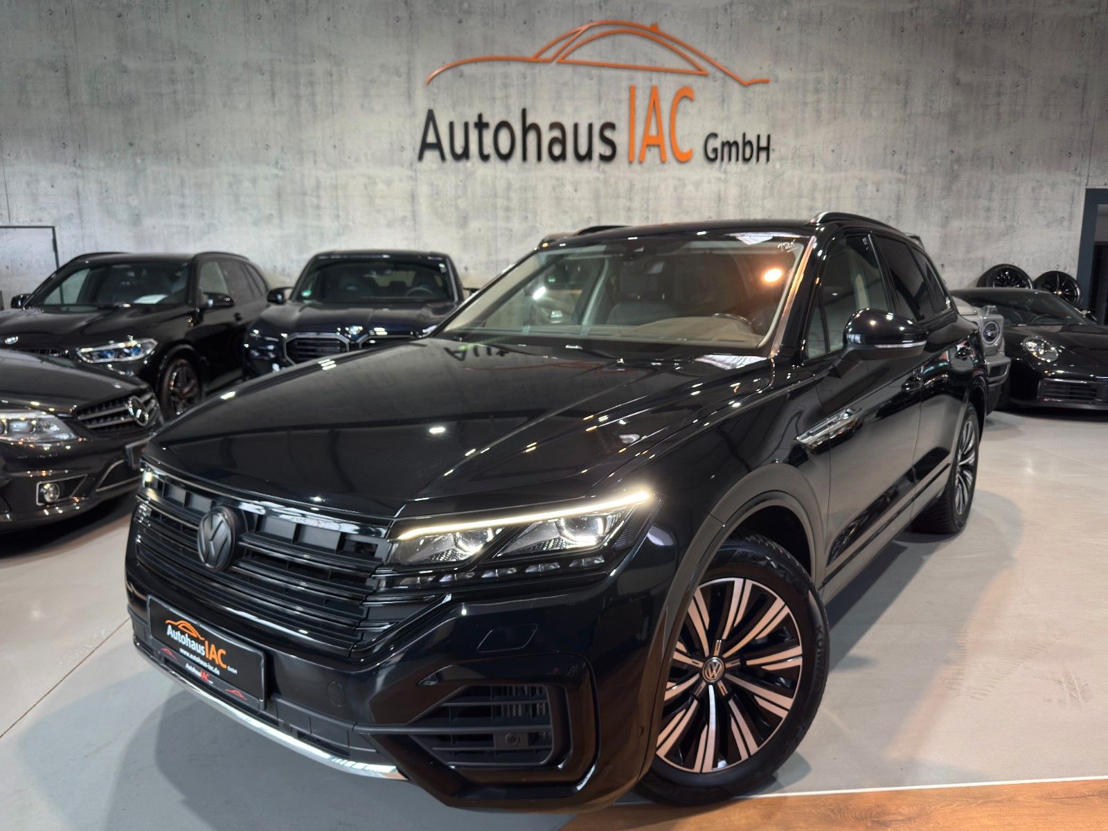 VW Touareg/Elegance/4Motion/LED/AHK/NAVI/SHZ/SPURH
