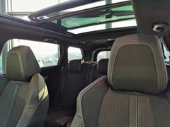 Fahrzeugabbildung Peugeot 5008 GT BlueHDI 130 EAT8 Panoramadach, 7-Sitzer