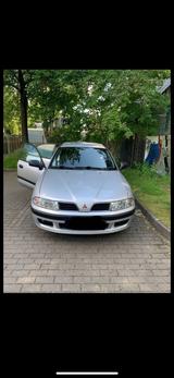 Mitsubishi Carisma 1,6 Avance Avance - Mitsubishi Carisma mit Benzin-Antrieb: Limousine