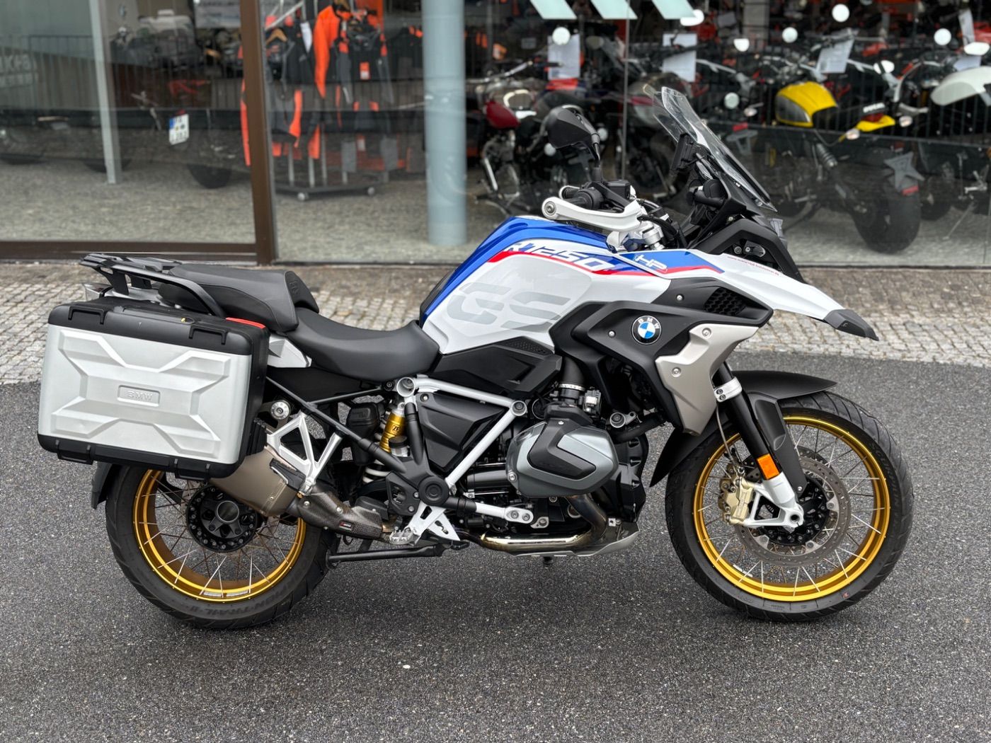 Fahrzeugabbildung BMW R 1250 GS HP, Akrapovic, Seitenkoffer Tieferlegu