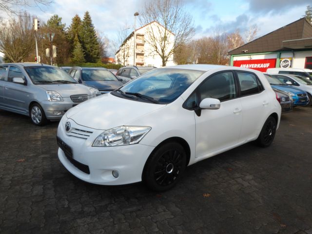 Toyota Auris Life+