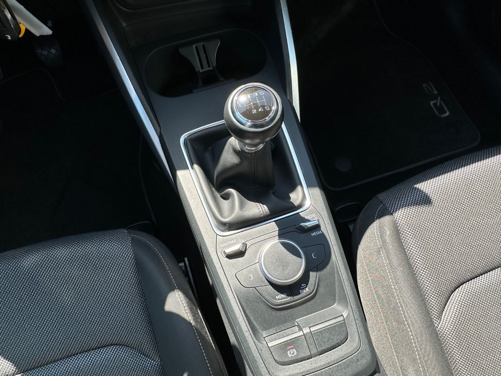 Fahrzeugabbildung Audi Q2 1.0 TFSI sport ultra Navi/GRA/SHZG/Einparkh