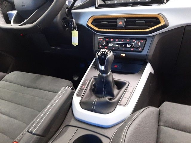 Fahrzeugabbildung Seat Arona Style 1.0TSI LED SitzHz 18"Alu Klimaaut.