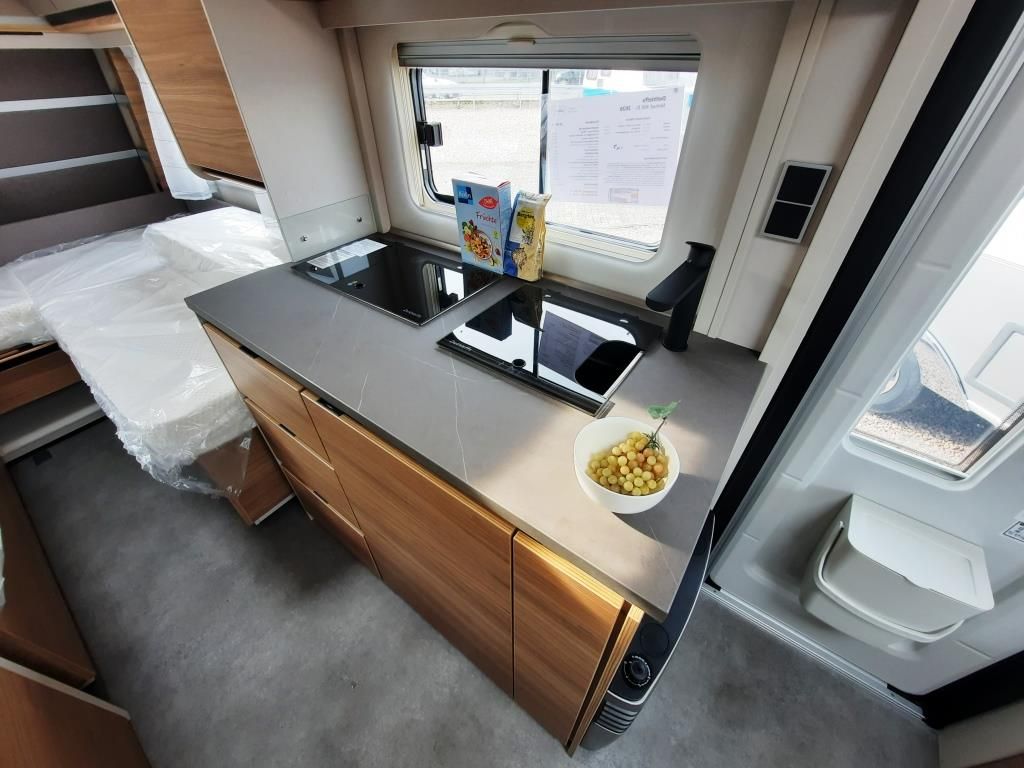 Fahrzeug Übersicht 11 Fahrzeugabbildung Dethleffs Nomad 460 EL Verfüg./Sparen Sie 5.183,- €