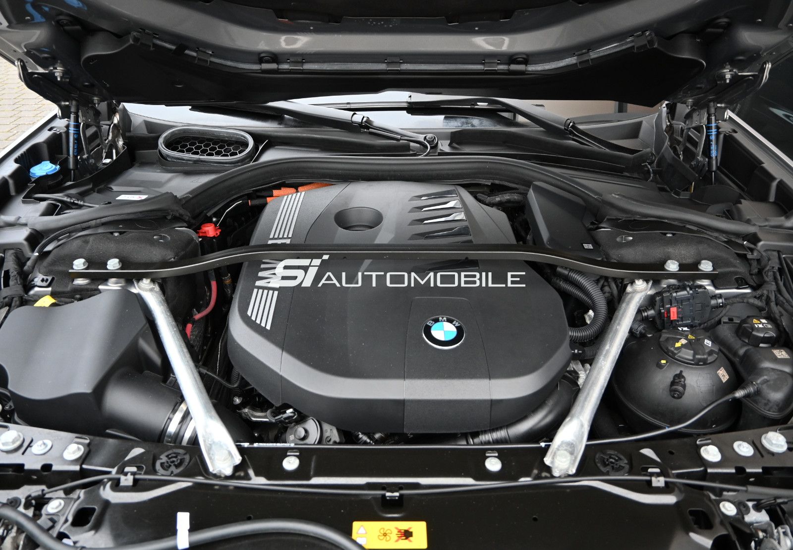 Fahrzeugabbildung BMW 750e xDrive M-Sport °SHADOW°EXEC.DRIVE°INTEGRAL