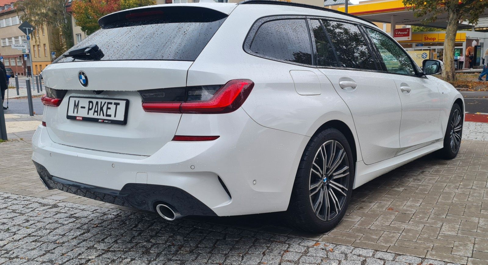 BMW 320d xDrive Touring M Sport paket foto 4