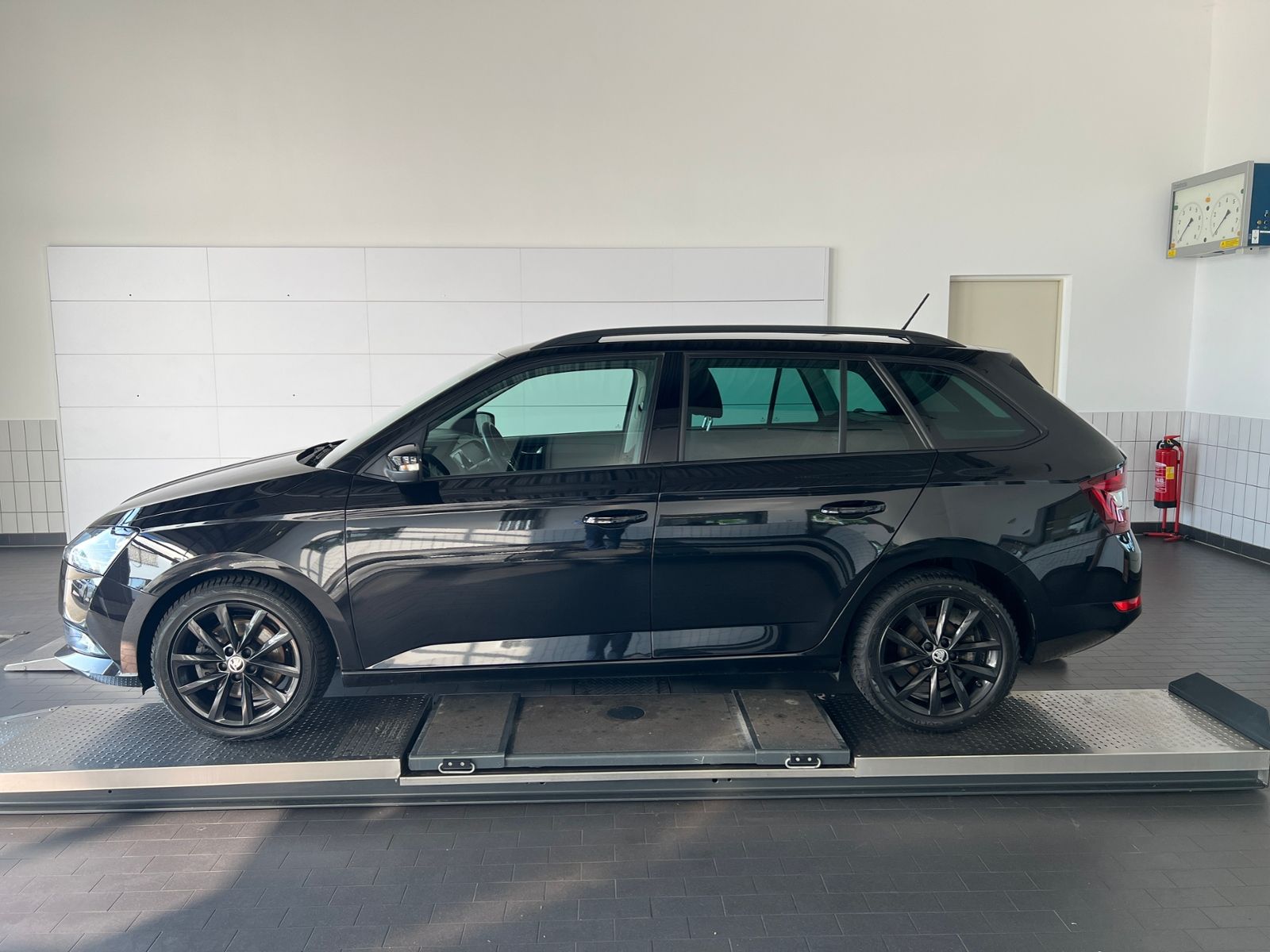 Fahrzeugabbildung SKODA Fabia III Combi Ambition 1.0 TSI DSG *Klima,Sitz