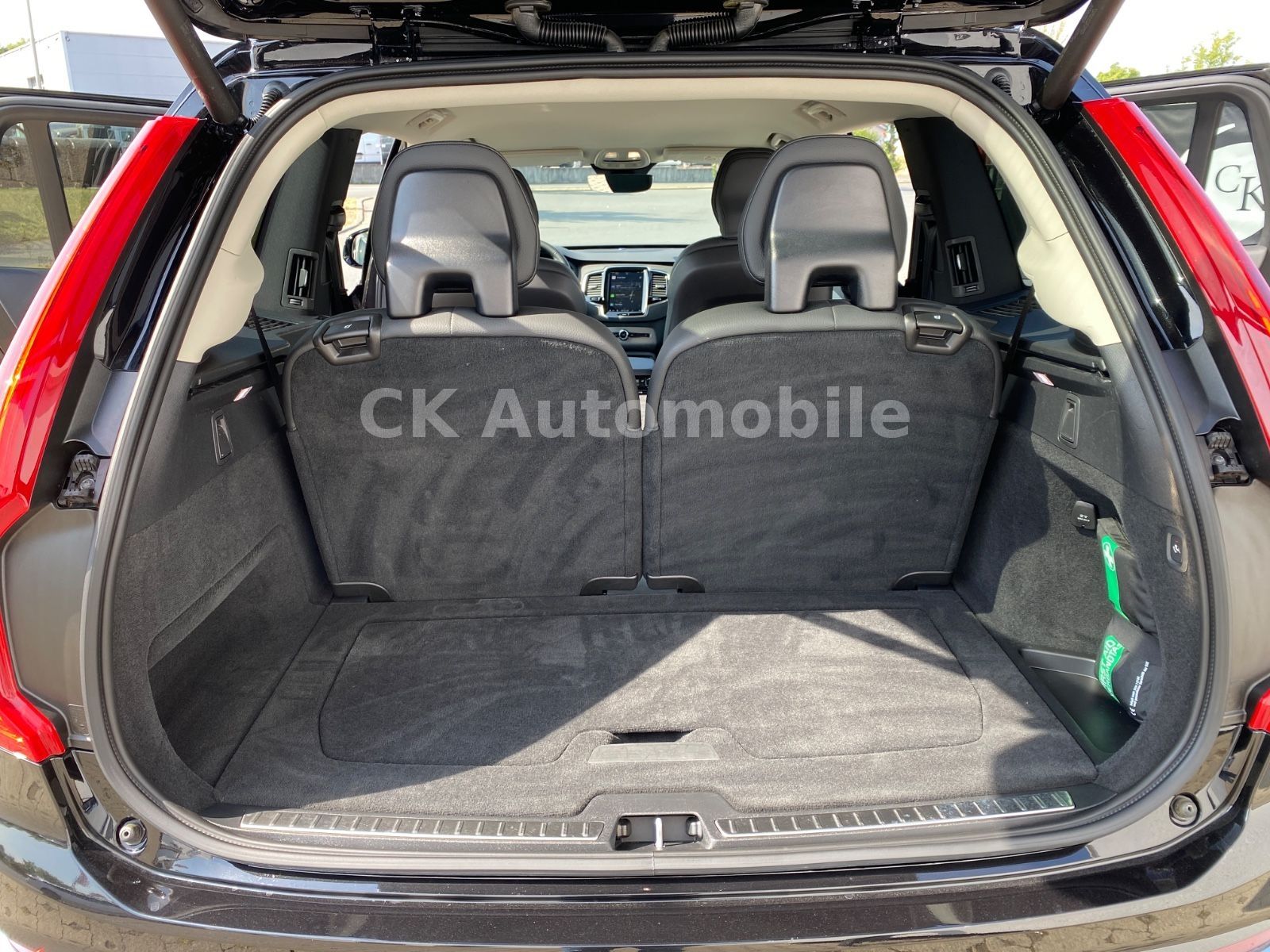 Fahrzeugabbildung Volvo XC90 T8 Core Recharge Plug-In Hybrid AWD/7 Sitze