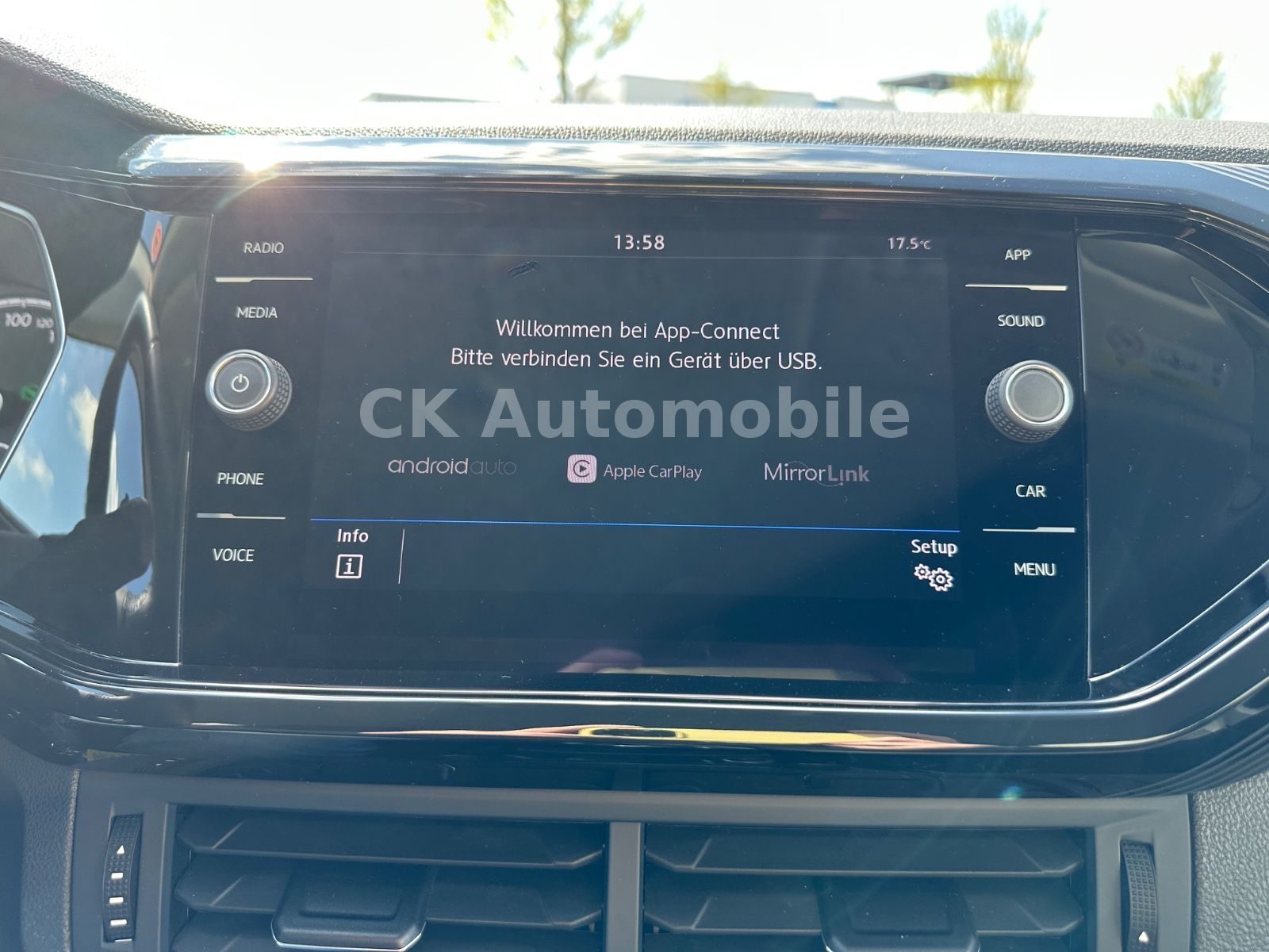 Fahrzeugabbildung Volkswagen T-Cross 1.0 TSI Style Highline DSG/LED/ACC/PDC