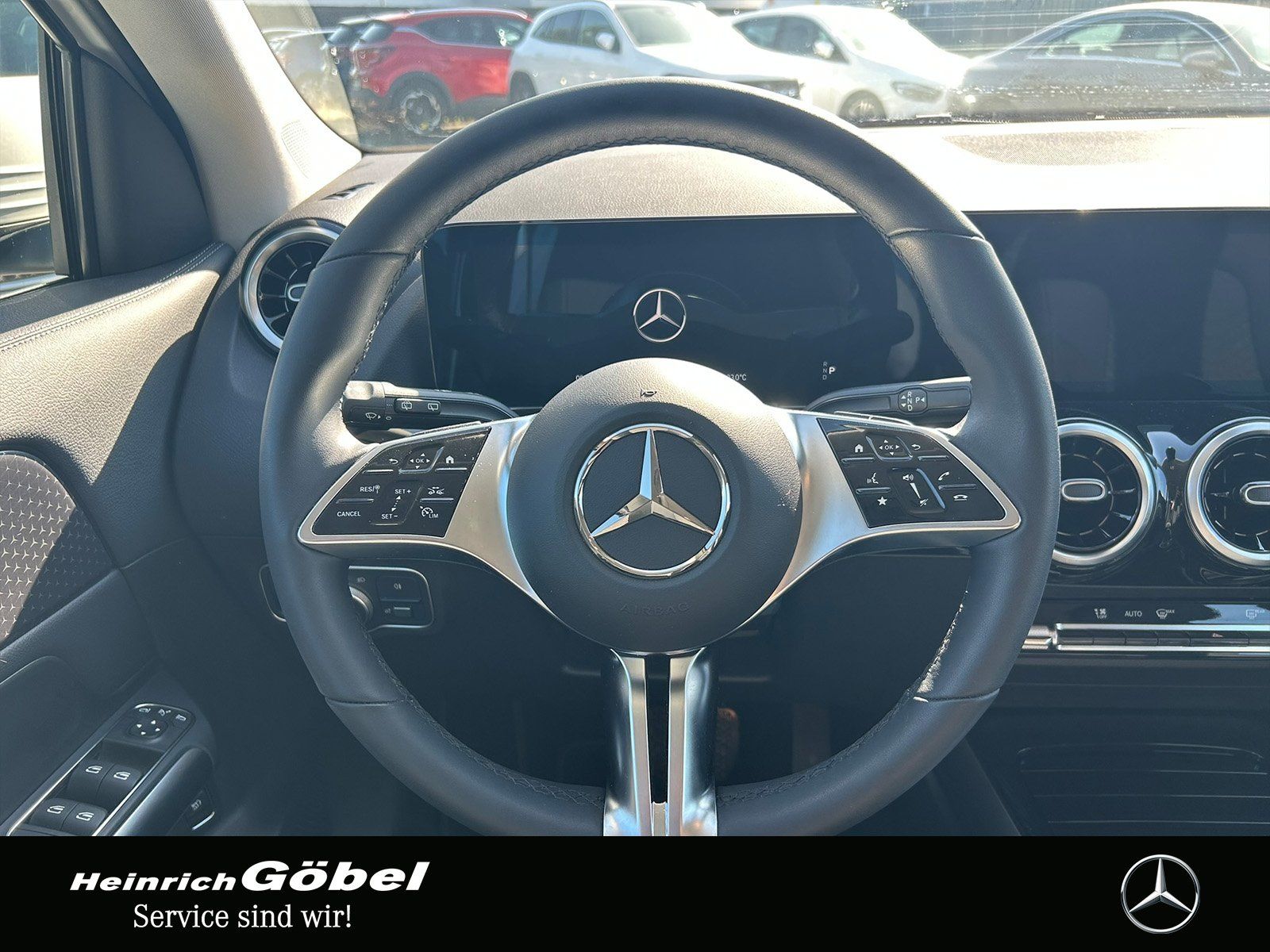 Fahrzeugabbildung Mercedes-Benz GLA 180 PROGRESSIVE*AHK*CARPLAY*LED*EASY-PACK*WI