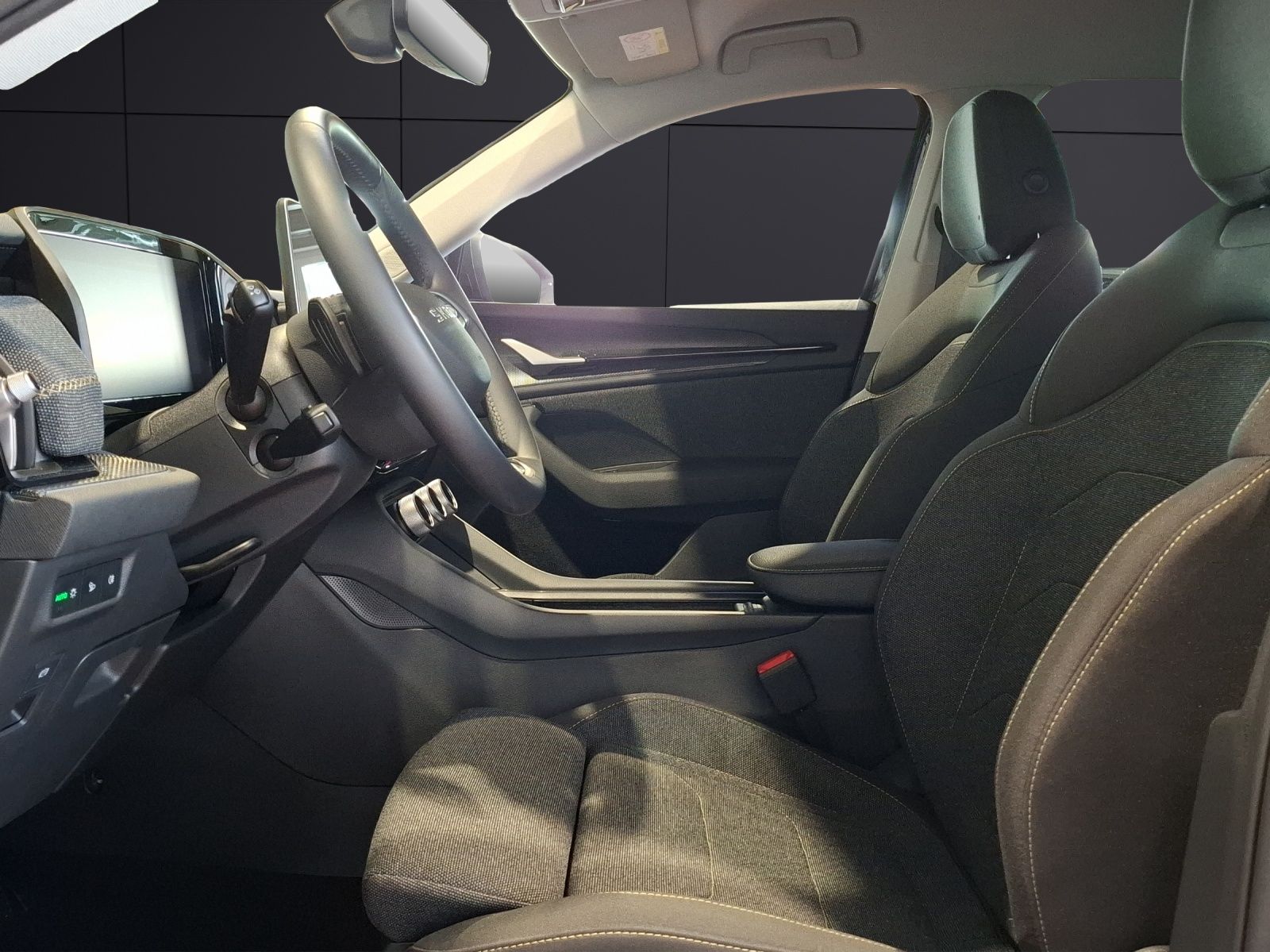 Fahrzeugabbildung SKODA Kodiaq TSI Selection DSG 4x4 7-Si Matrix AHK Nav
