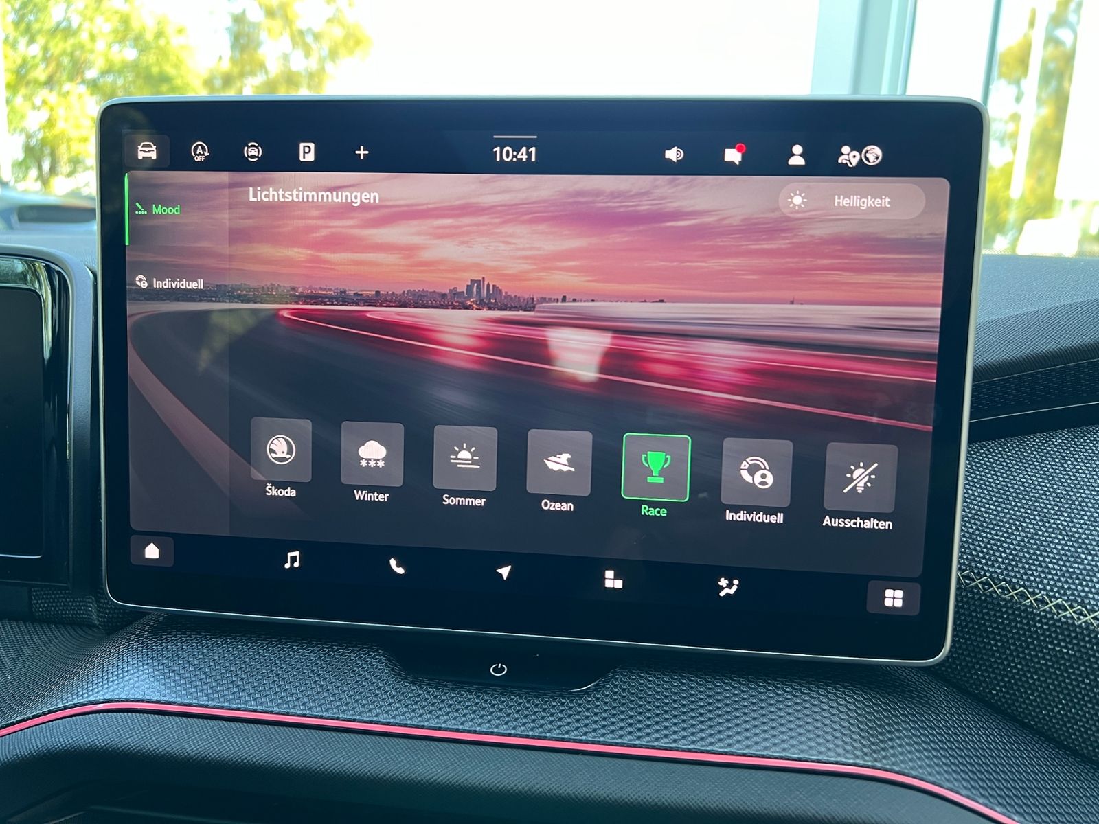 Fahrzeugabbildung SKODA Kodiaq Selection 2.0 TDI DSG *AHK,LED,Navi,Panor