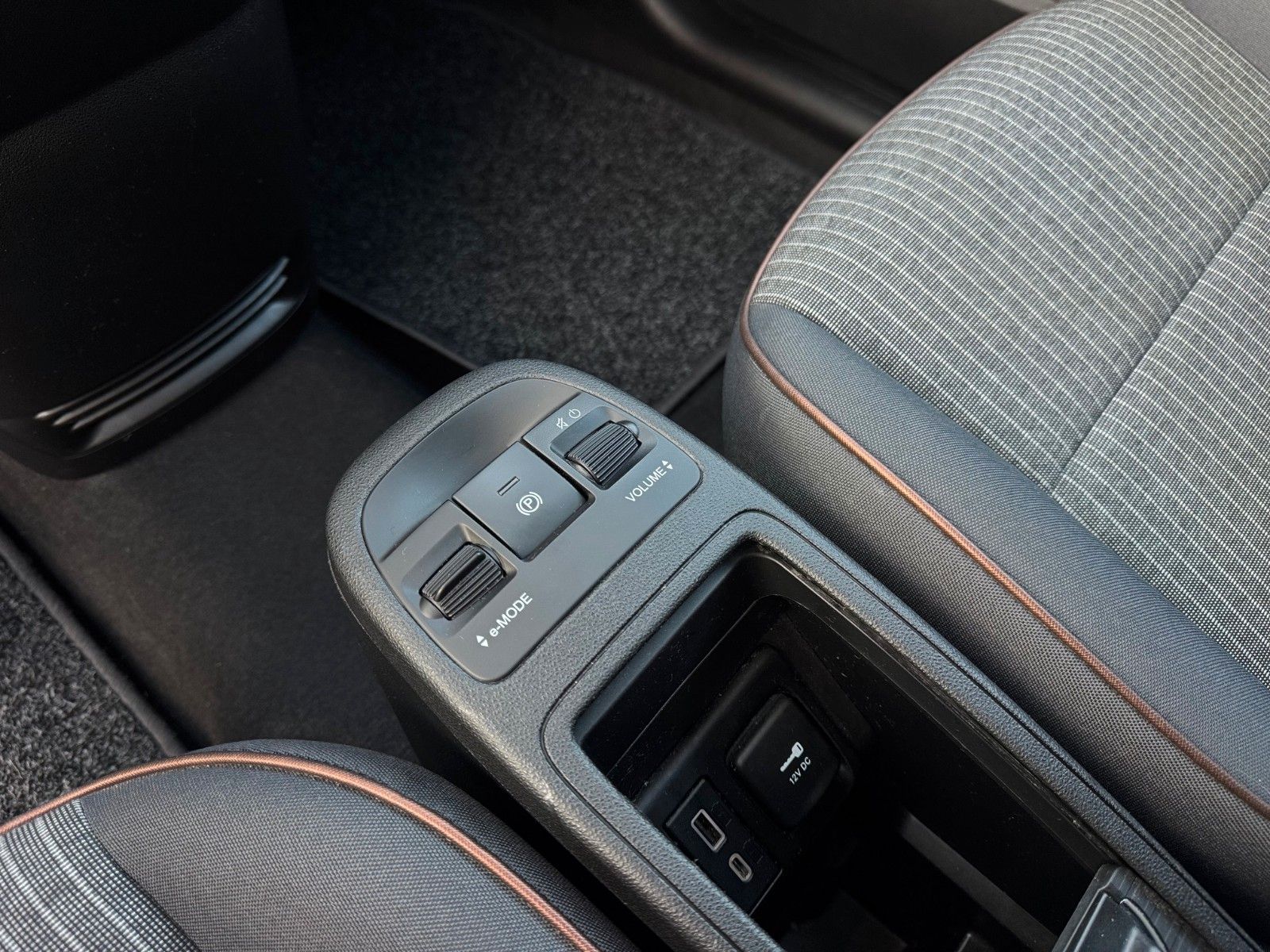 Fahrzeugabbildung Fiat 500e ICON 118PS NAVI SITZHEIZUNG KAMERA LED