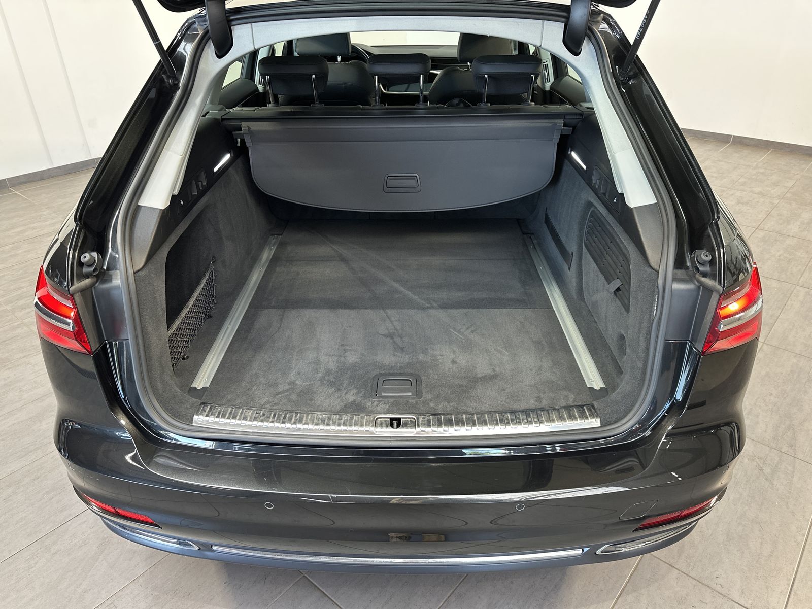 Fahrzeugabbildung Audi A6 Avant 40 TDI Qu Sport NAV+LED+KAMERA+PANO+SHZ