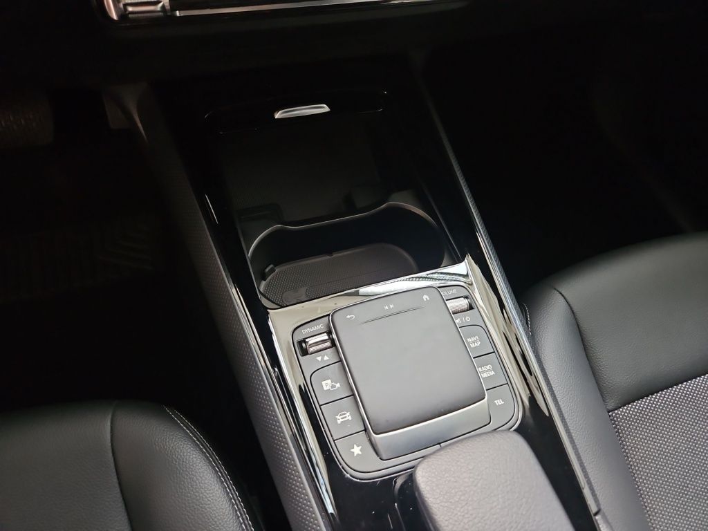Fahrzeugabbildung Mercedes-Benz B 180 Totwi. Navi Multibeam SHZ SpurH KAM DAB