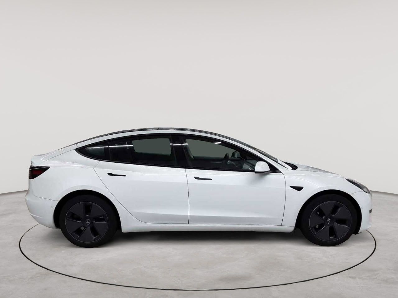 Tesla Model 3 Standard Reichweite Plus imagem 3