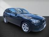 BMW X1 sDrive20i Aut. - BMW X1 aus 2012 mit Benzin-Antrieb: Geländewagen