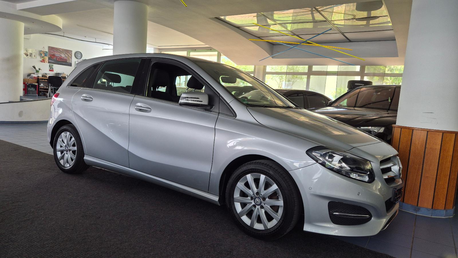 Mercedes-Benz B 180 BE Style/Alu/Navi/Parkassist/SHZ/2.Hd