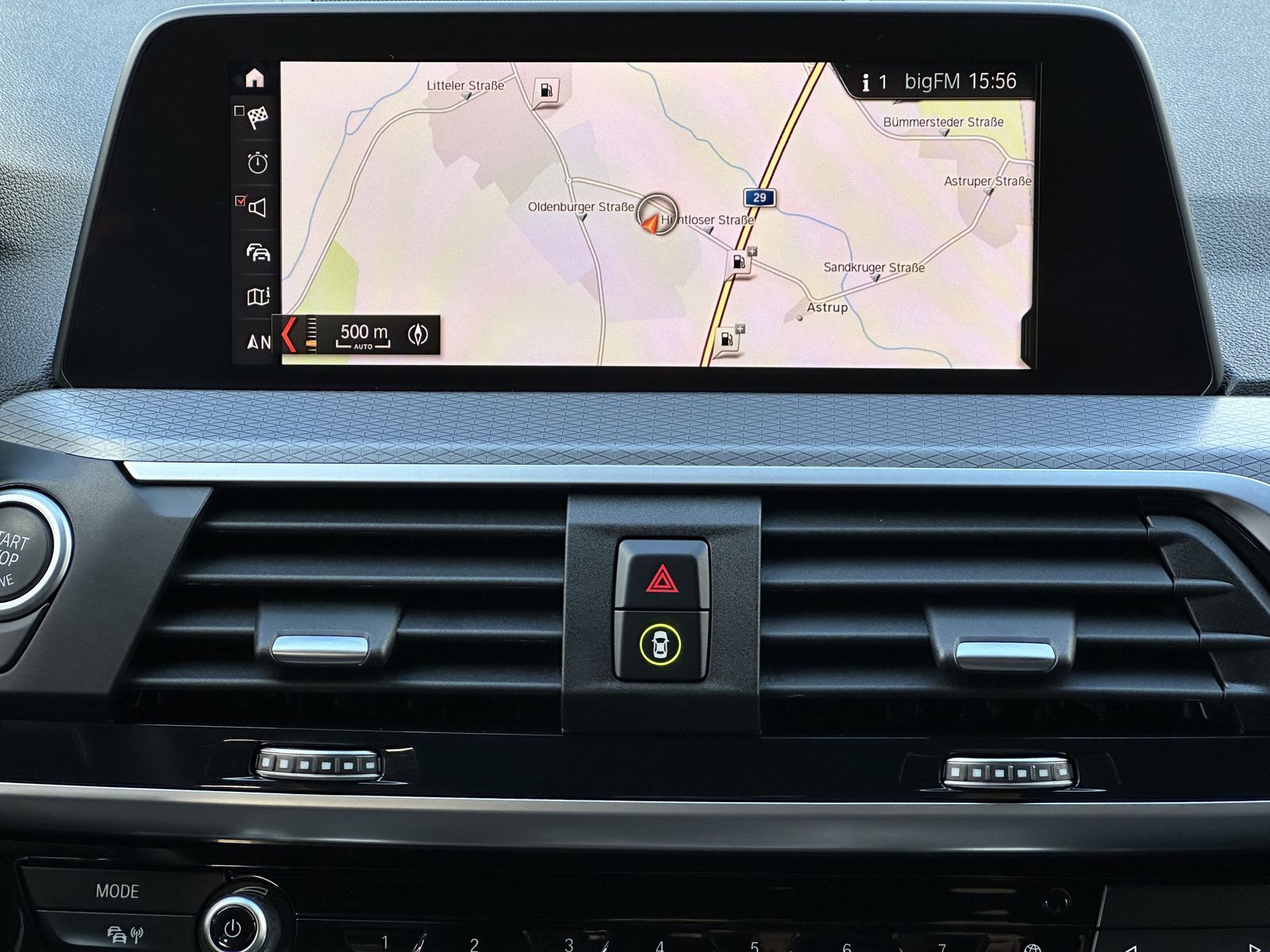 Fahrzeugabbildung BMW X3 xDrive20d M-Sport NAV+LED+HEAD-UP+KEYLESS+DAB