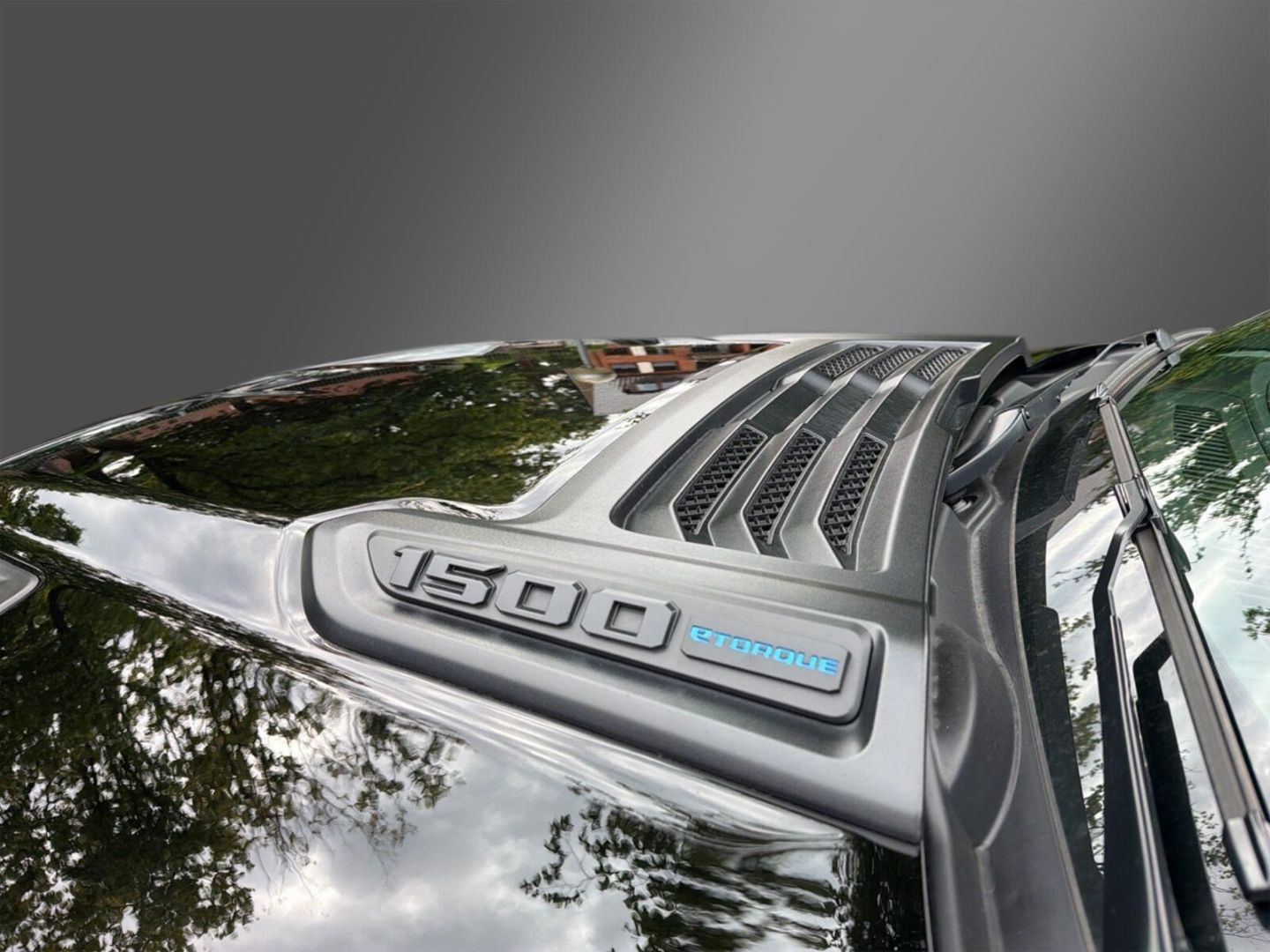 Fahrzeugabbildung Dodge RAM Laramie Night MY26-5,7-V8 -Vollausstattung-