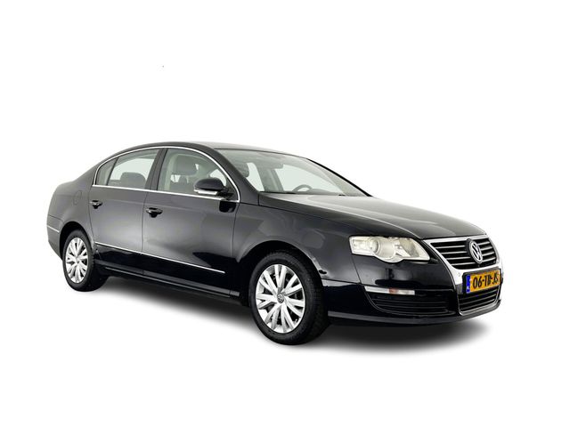 Volkswagen Passat 2.0 FSI Highline Aut. *NAVI-FULLMAP | 1/2