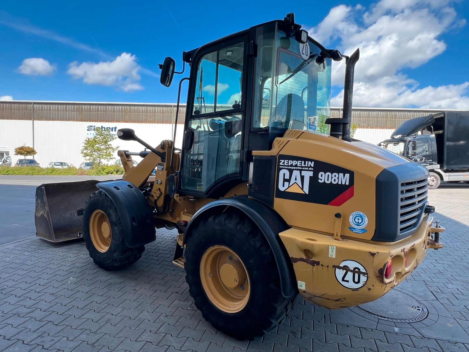 Fahrzeugabbildung CAT 908M / 1.554h / Gabel / Schaufel