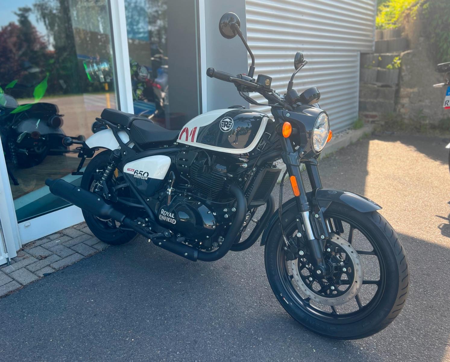 Royal Enfield Shotgun 650