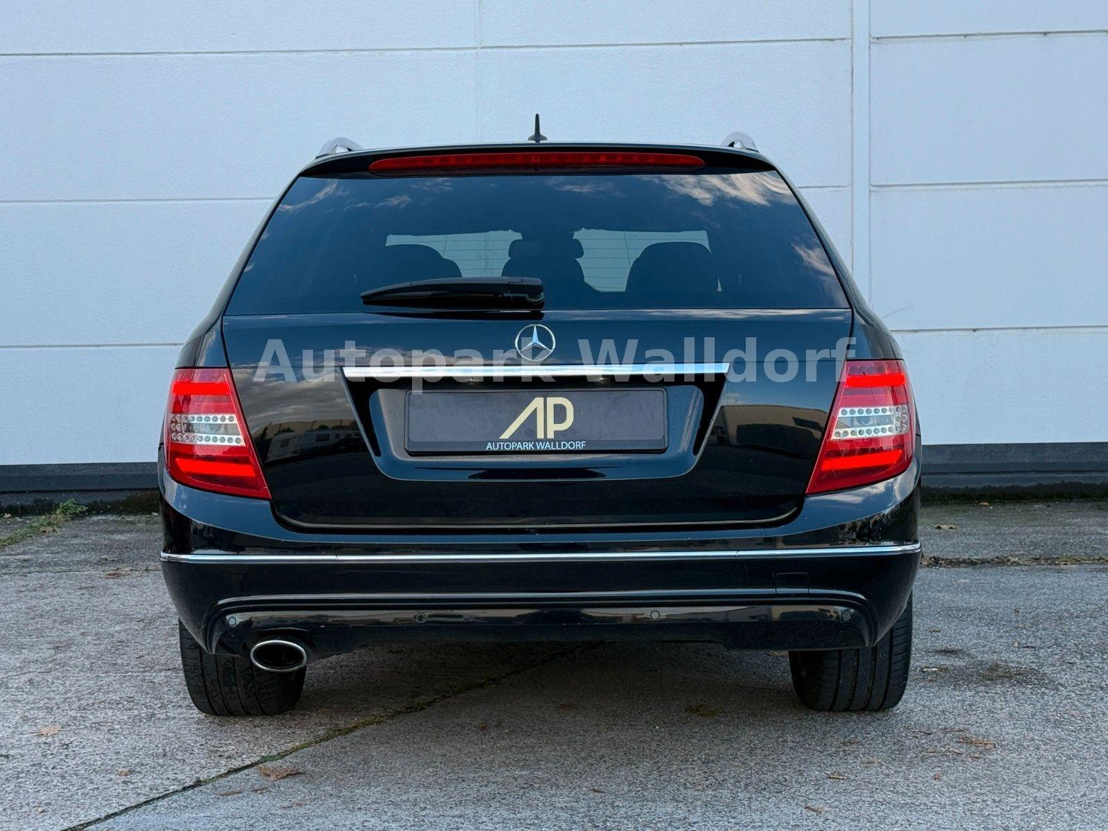 Mercedes-Benz C220 2011 — photo 7