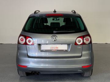 Volkswagen Golf - 6