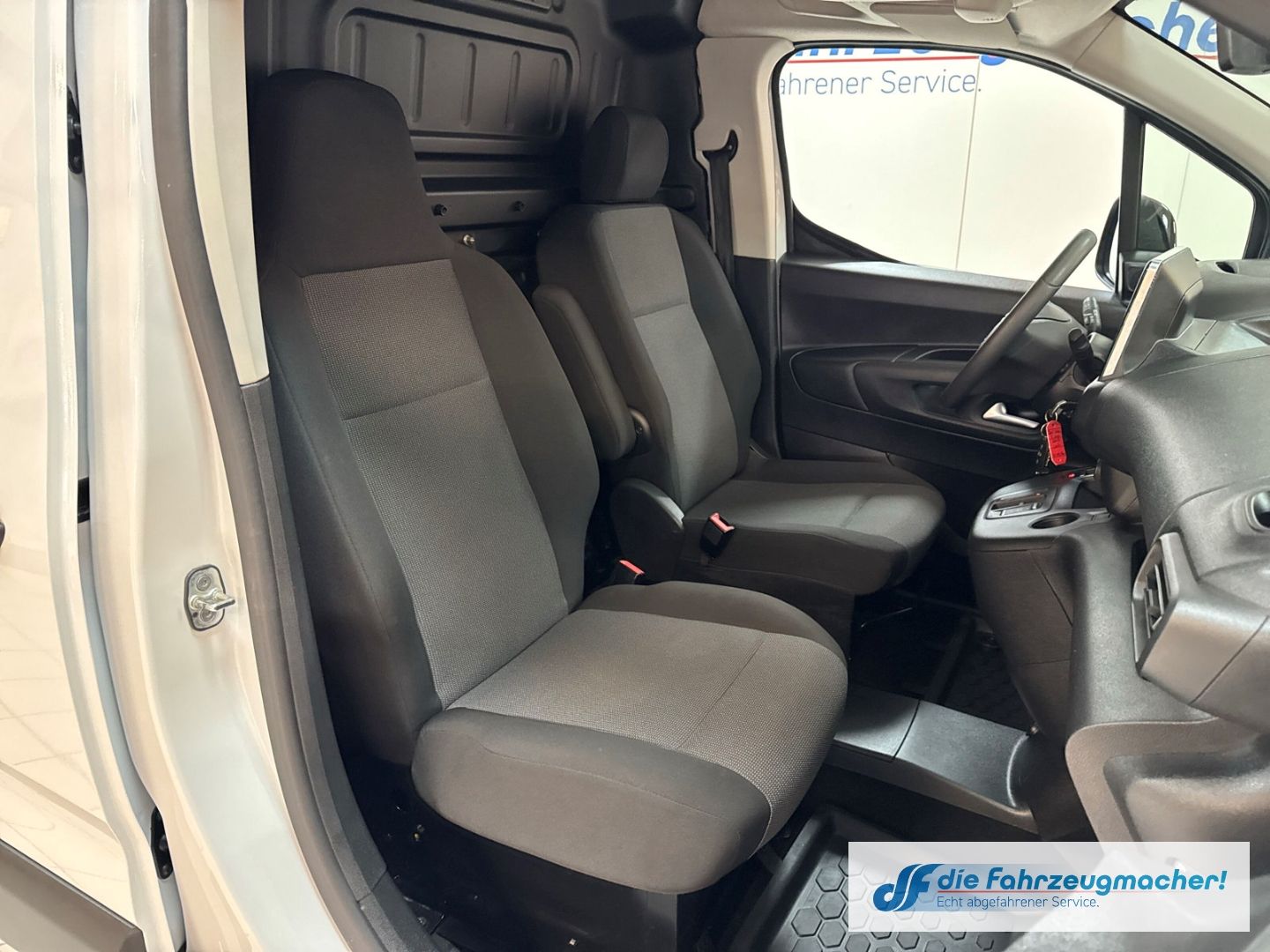 Fahrzeugabbildung Opel Combo E Cargo - e Edition XL Apple CarPlay Andro