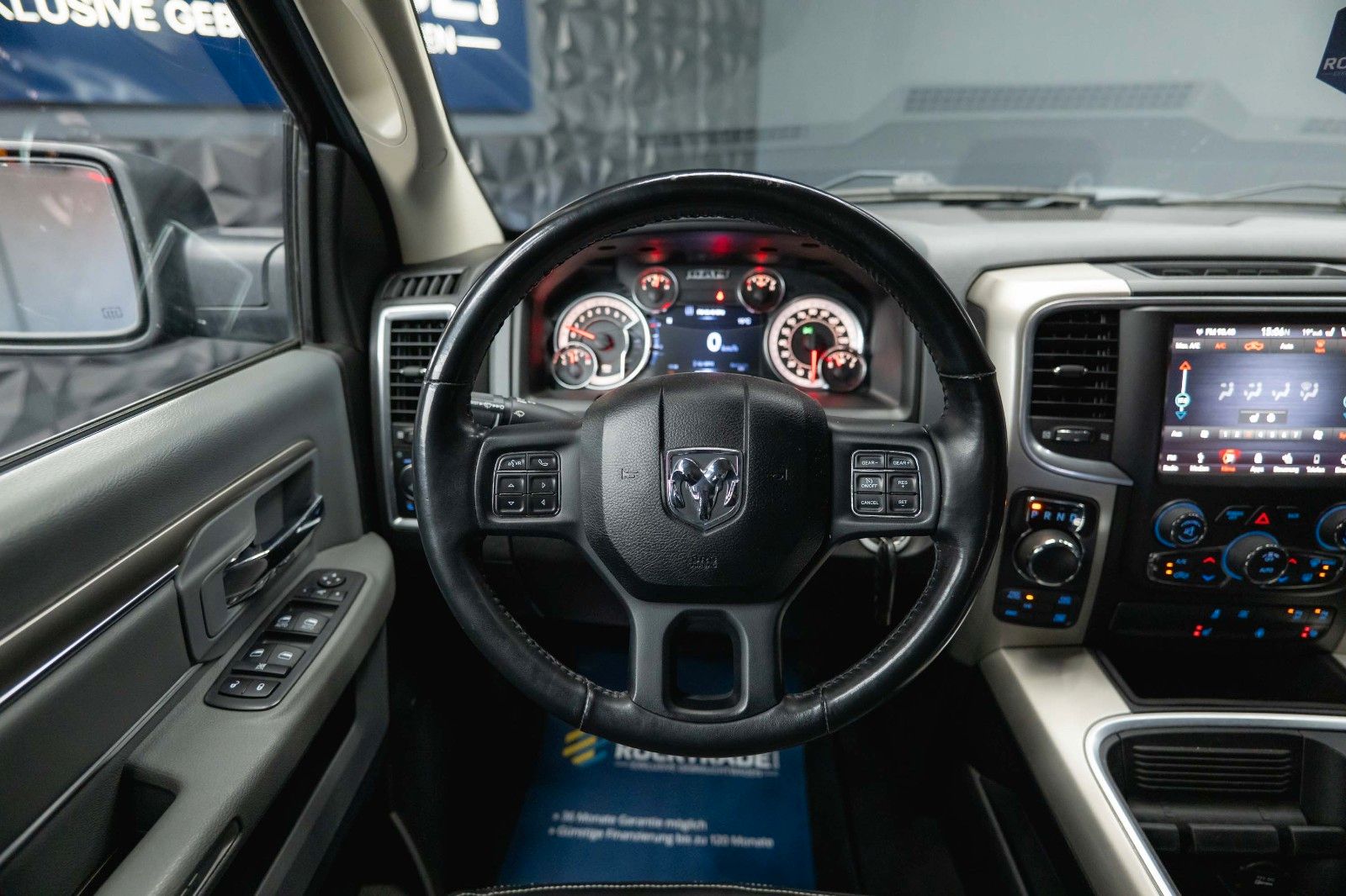 Fahrzeugabbildung Dodge RAM 5.7 V8 HEMI 4x4 OFFROAD Night-Paket *LED*AHK