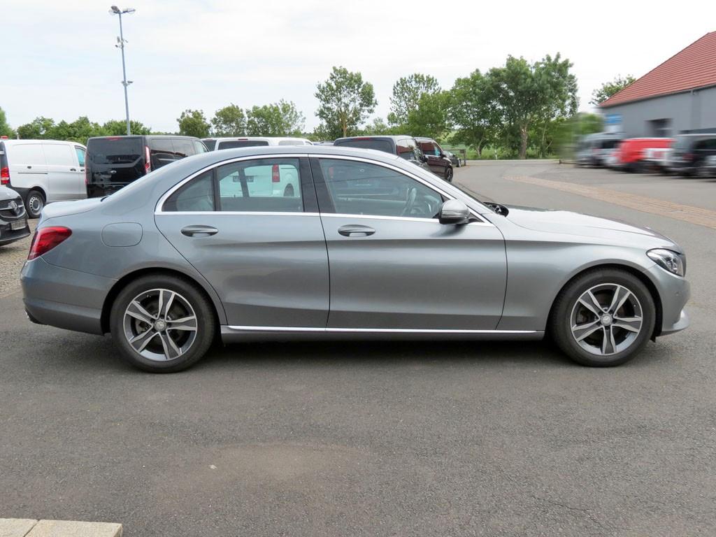 Mercedes-Benz C 220