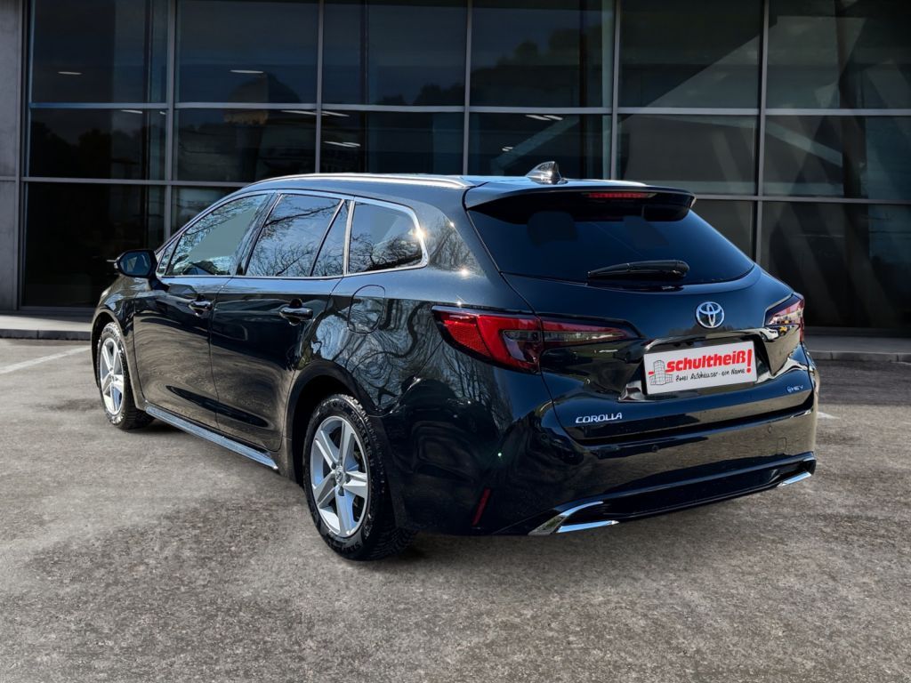 Fahrzeugabbildung Toyota Corolla 1.8 Hybrid Touring Sports Team Deutschla