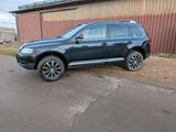 Volkswagen VW Touareg 2.5tdi - Volkswagen Touareg mit Diesel-Antrieb: Geländewagen, 2.5