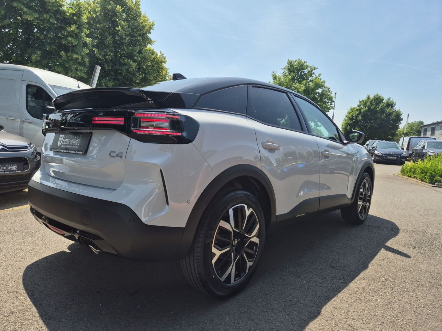 Fahrzeugabbildung Citroën C4 Max 1.2 PureTech 130 AT LED CarPlay SHZ