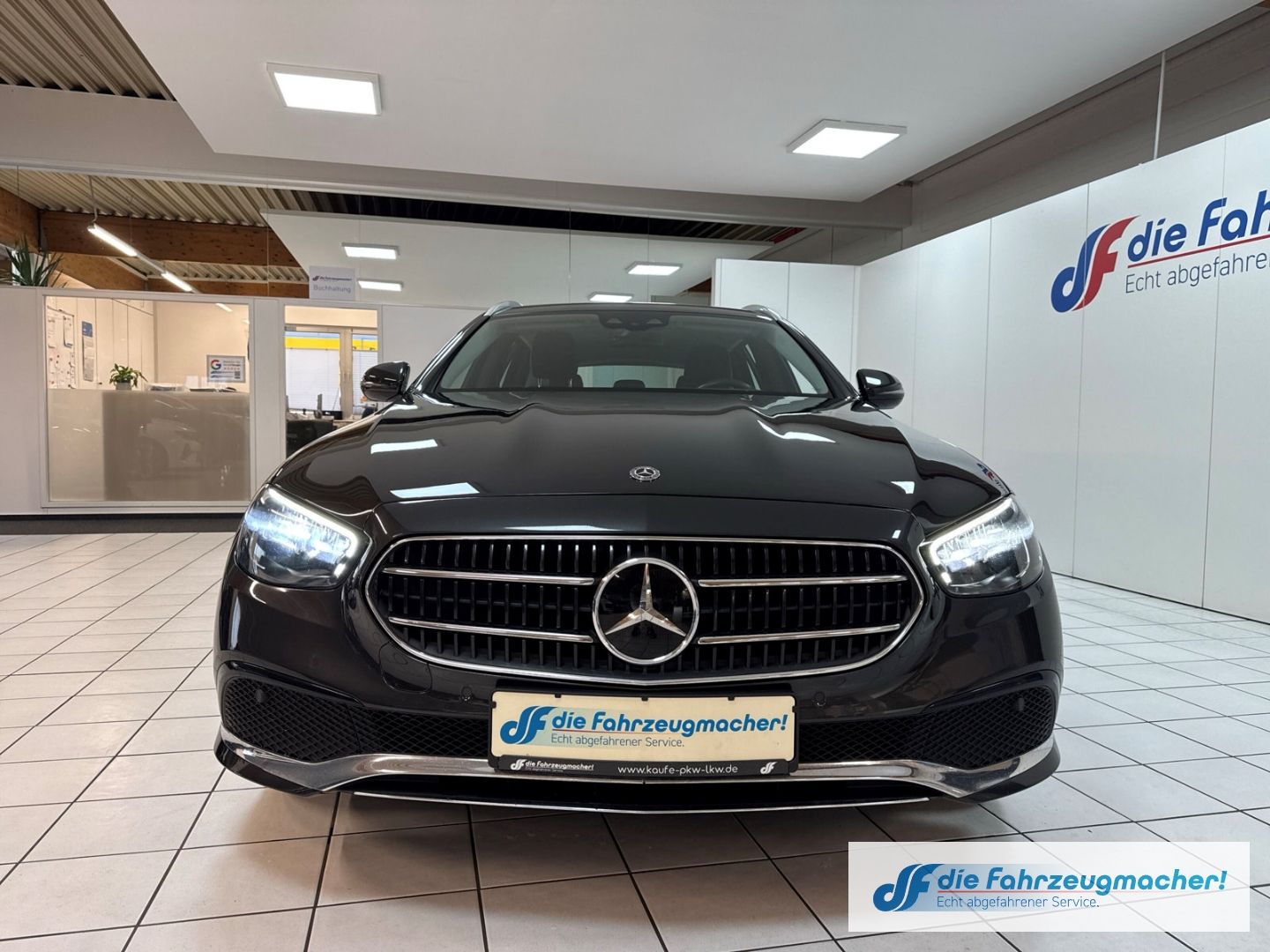 Fahrzeugabbildung Mercedes-Benz E 300 300de HUD AHK-klappbar Digitales Cockpit L
