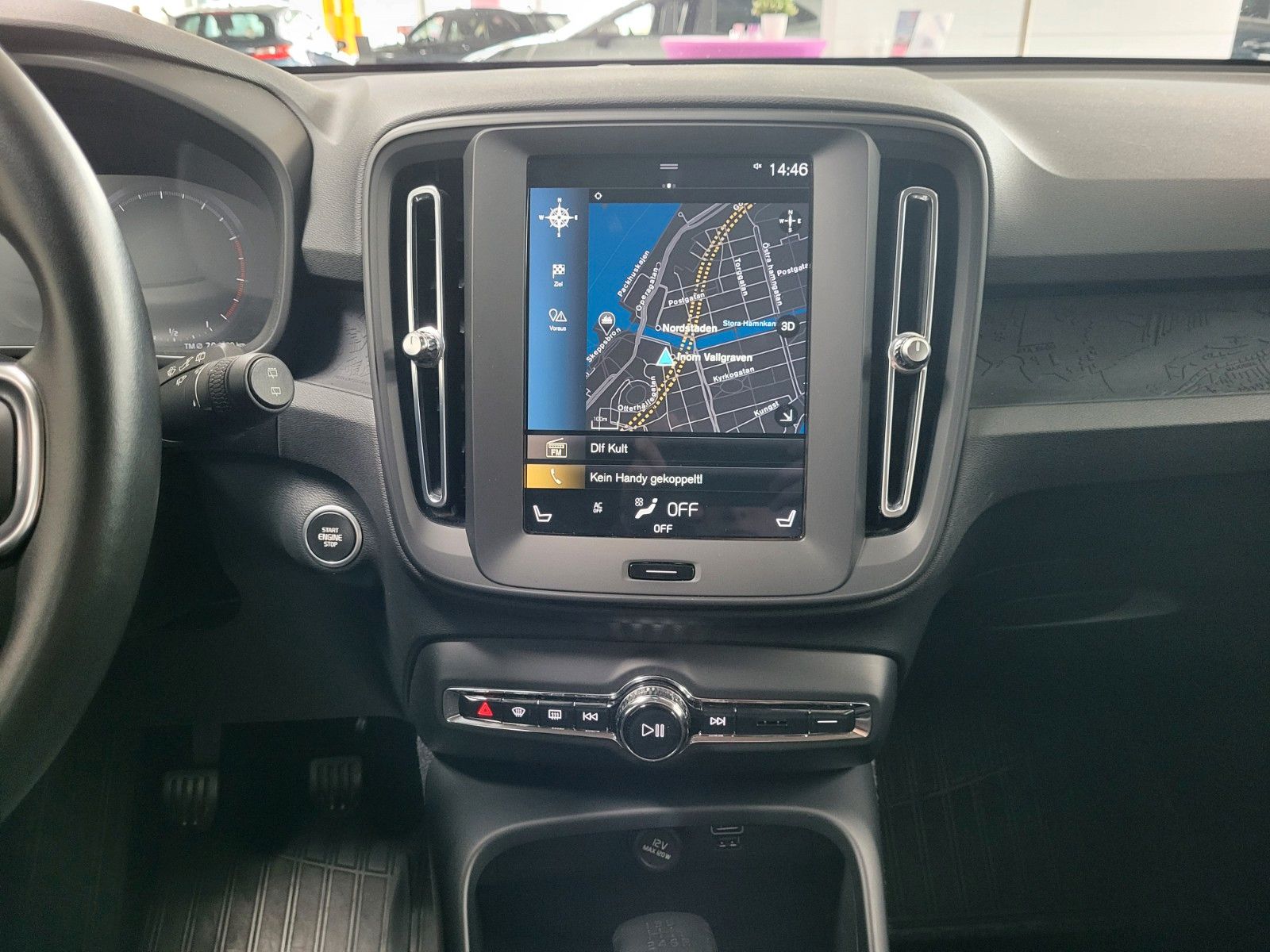 Fahrzeugabbildung Volvo XC40 Momentum Core Winter-P., Kamera, Navi