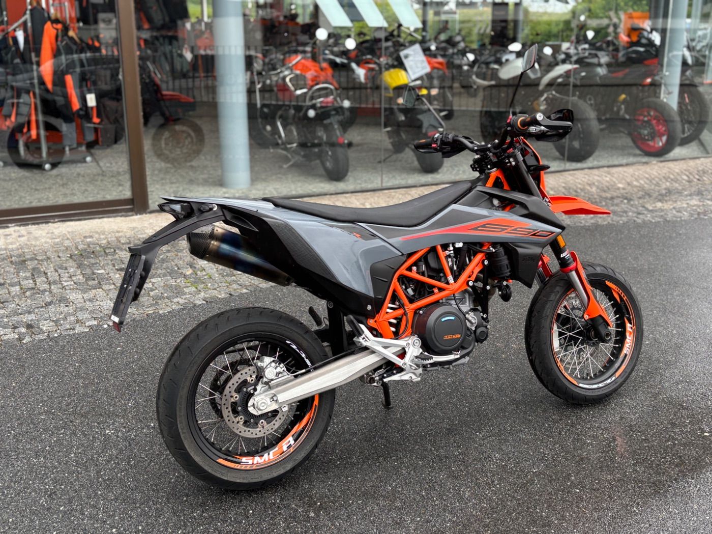 Fahrzeugabbildung KTM 690 SMC-R 2022 A2 Arrow Endschalldämpfer
