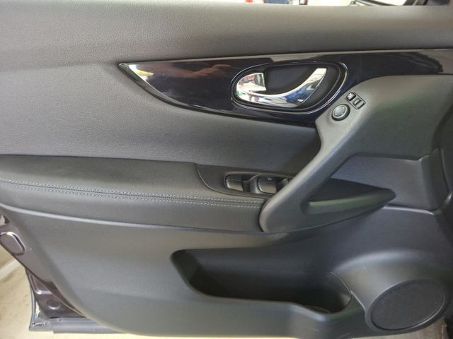 Nissan Qashqai Tekna 1.6 °LED°AHK°Pano°Kamera°SHZ°BF°