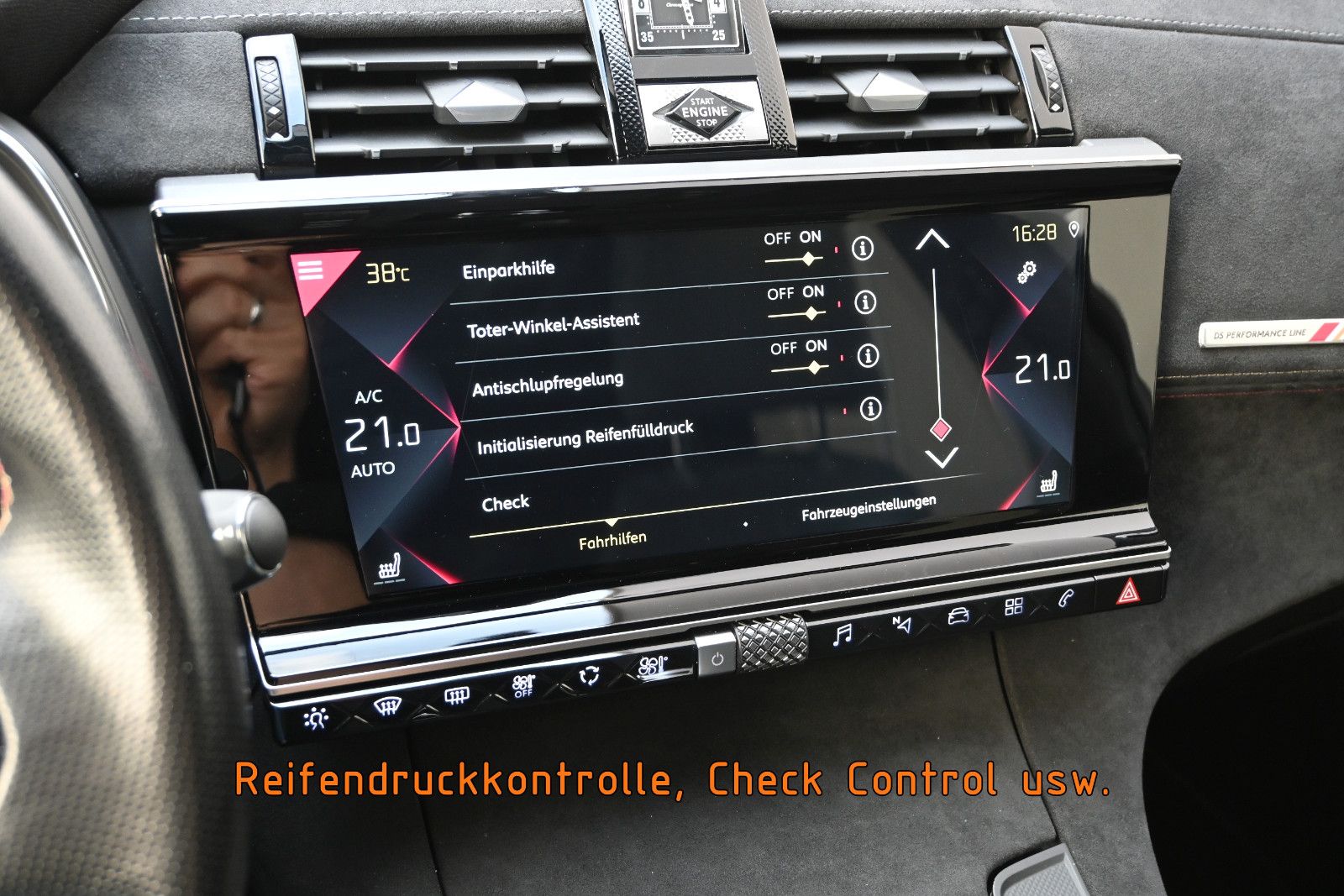 Fahrzeugabbildung DS Automobiles DS7 Crossback PureTech 180 PERF. LINE+ °AHK°PANO