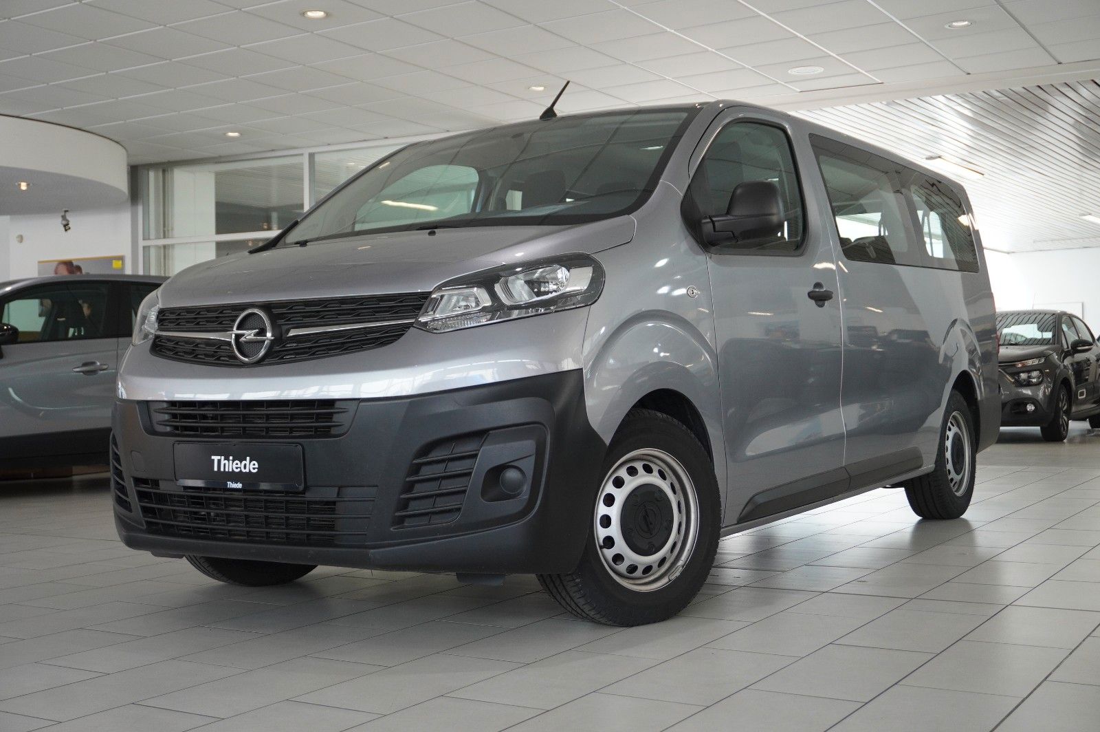 Fahrzeugabbildung Opel Vivaro C Kombi 2.0D "L" 9-SITZER NAVI/TEMP./DAB+