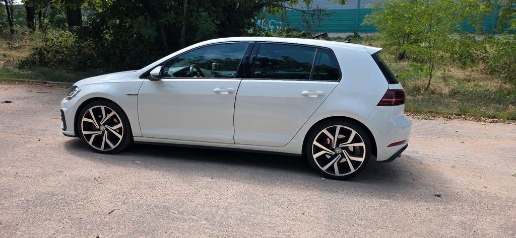 Image of Volkswagen Golf