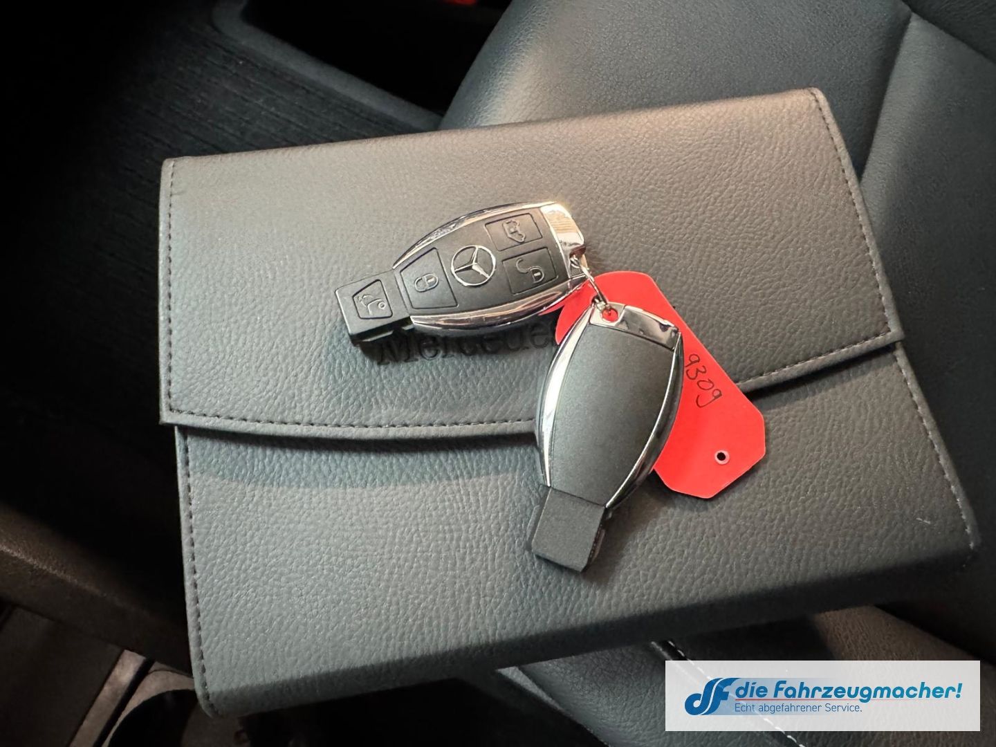 Fahrzeugabbildung Mercedes-Benz V 300 d EDITION extralang Sportpaket AHK-abnehmb