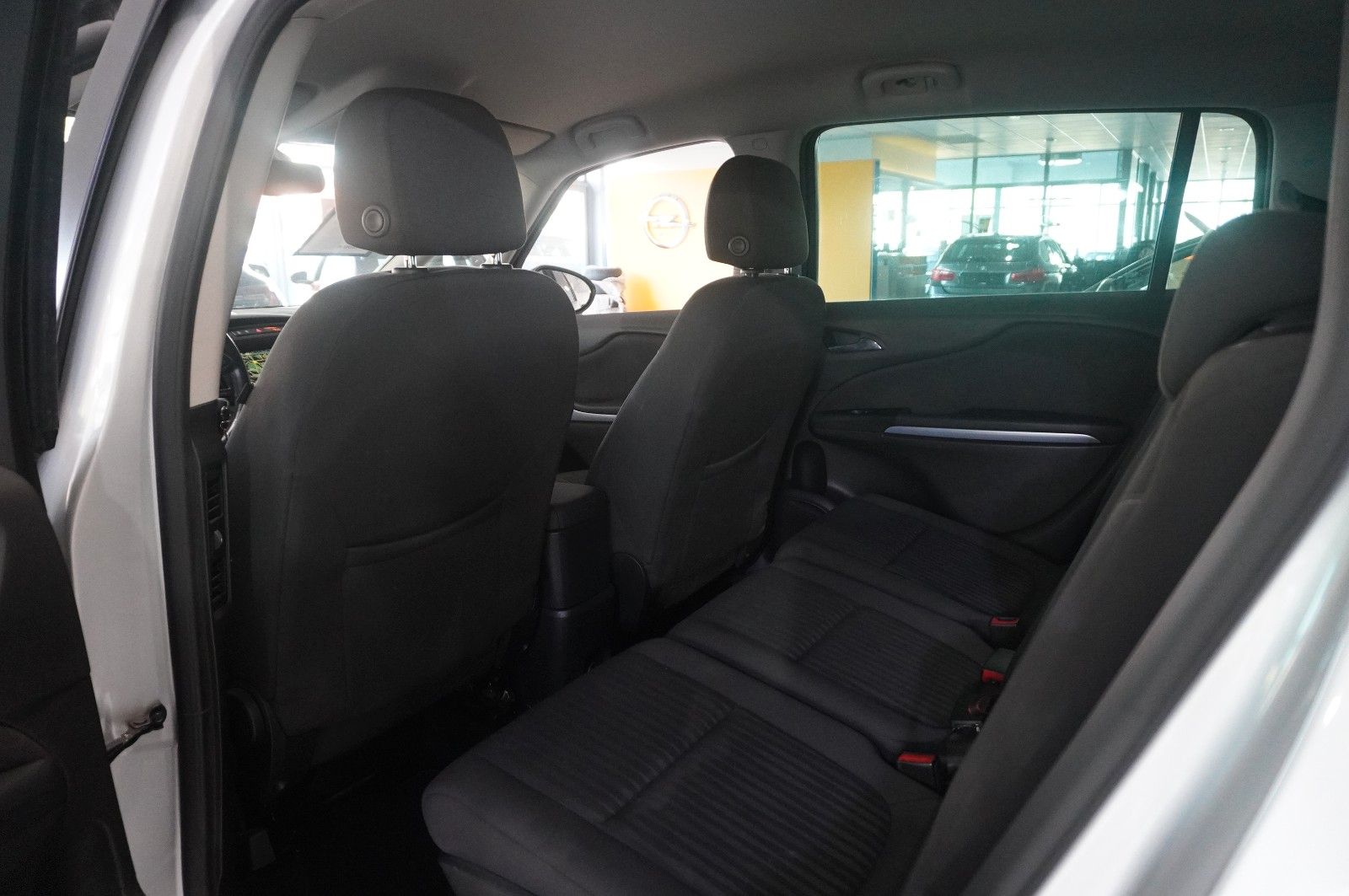 Fahrzeugabbildung Opel Zafira C 1.4T ACTICE 7-SITZE NAVI/LED/SH/PDC/AHK