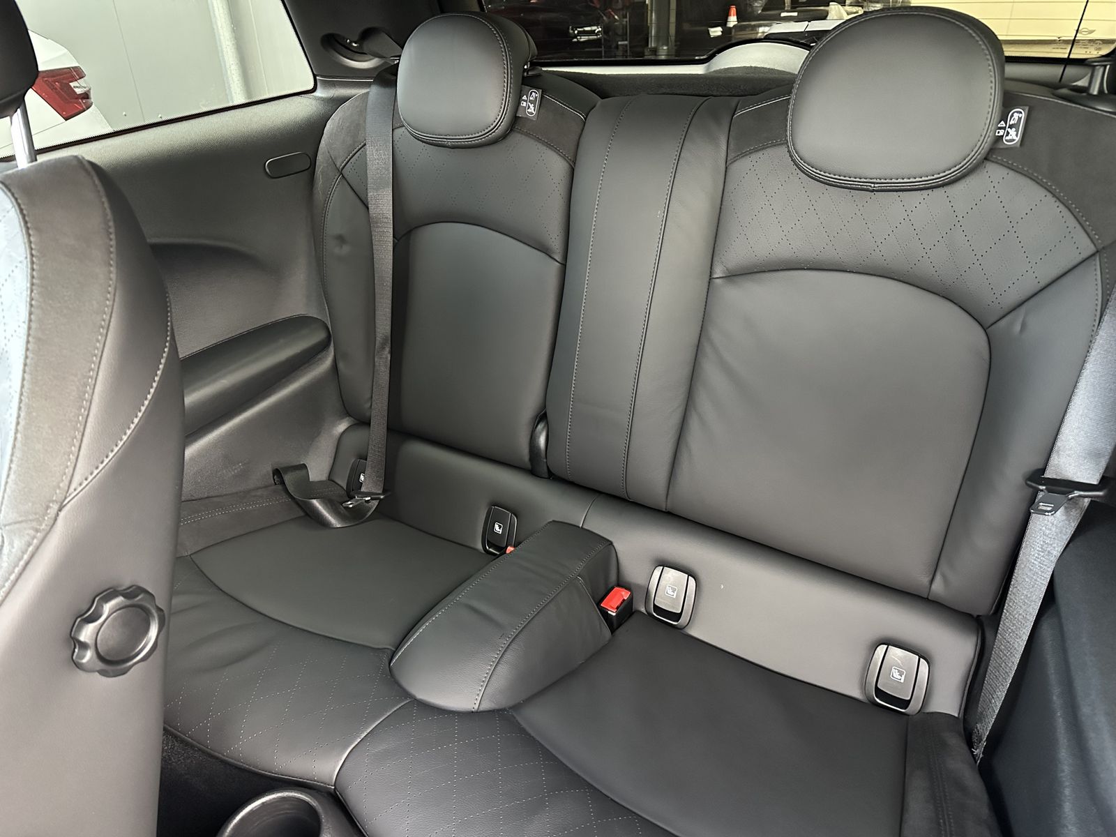 Fahrzeugabbildung MINI Cooper S Classic Trim Black Aut. NAV+LED+DCC+1HD