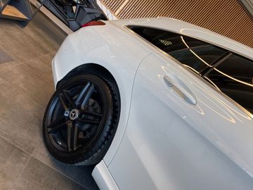 Mercedes-Benz CLA 180 Shooting Brake *NAVI*PDC*TEMPOMAT*