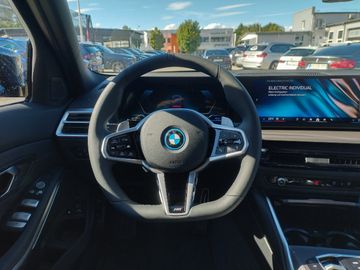 BMW 330e xDrive Touring M Sportpaket Head-Up HiFi