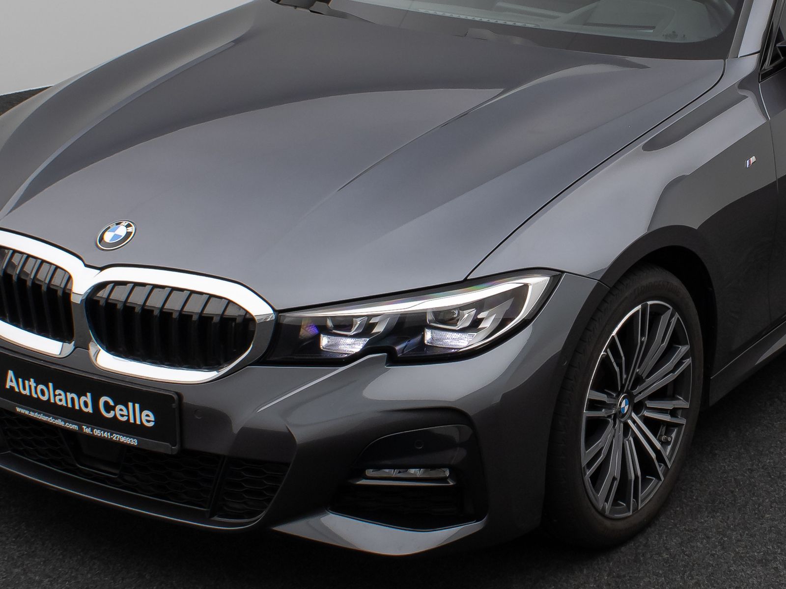 Fahrzeugabbildung BMW 320d M Sport Kamera HUD HiFi Stop&Go AHK Alarm