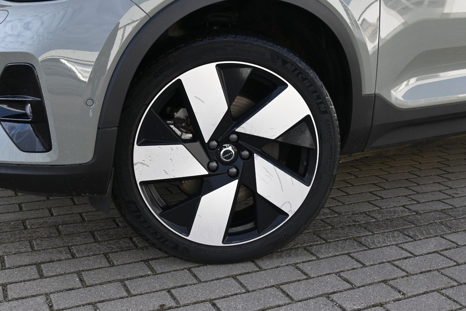 Fahrzeugabbildung Volvo C40 Ultimate Recharge Pure Electric AWD