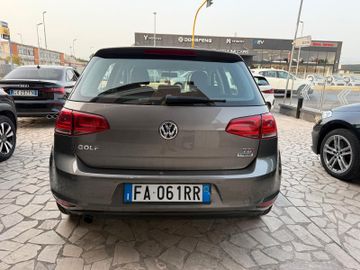 Volkswagen Golf - 5